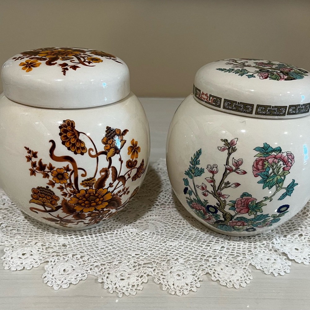 Pair of large Sadler Ginger Jars
